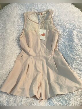 Lacey lace Neckline Pockets pleat chic romper